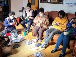 (사)양주시자원봉사센터, 따뜻한 겨울을 위한 넥워머 뜨개질 활동 운영 기사 이미지